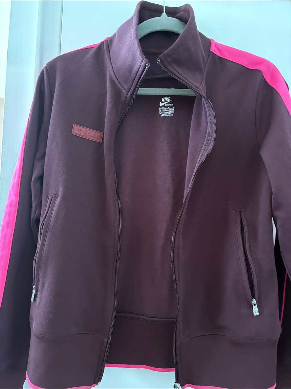 Vintage Nike Women's Maroon Zip-Up Jacket with Pink Shoulder Stripes